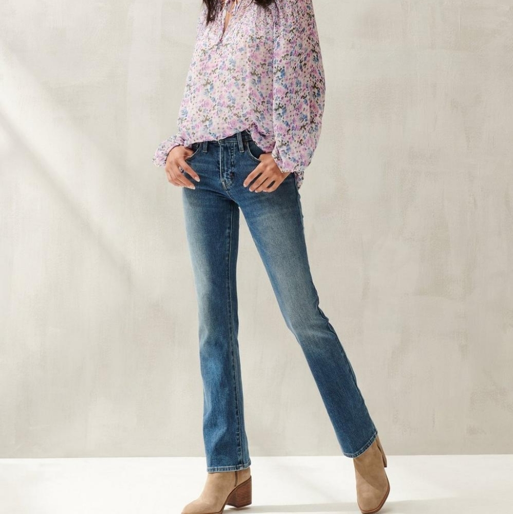 Lucky brand mid rise Ava boot jeans
